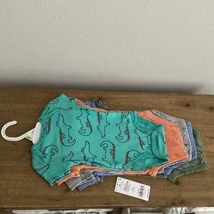 NWT 5 pack onesies for baby